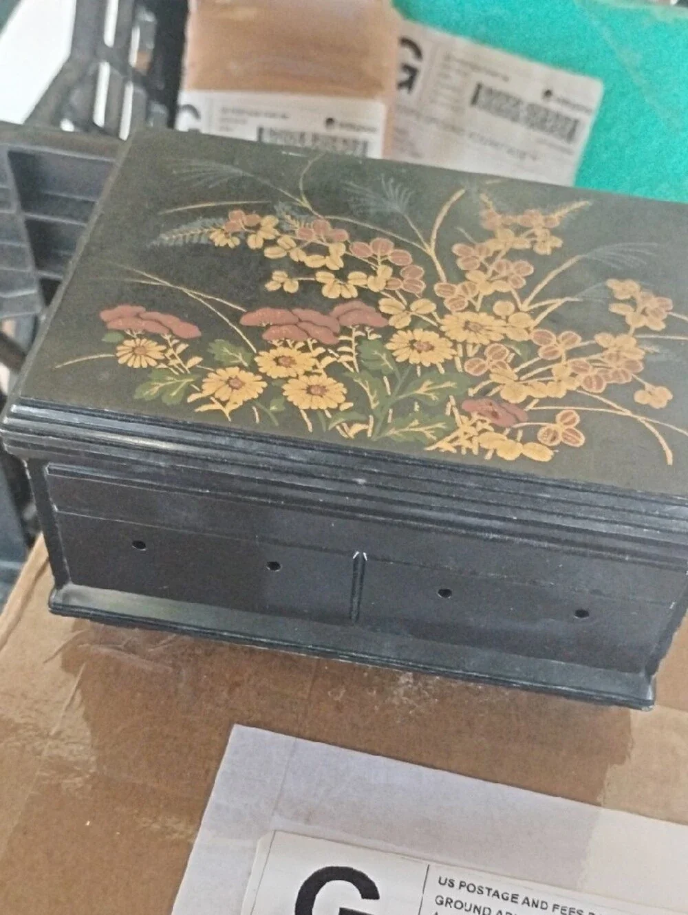 N/A elegant gold